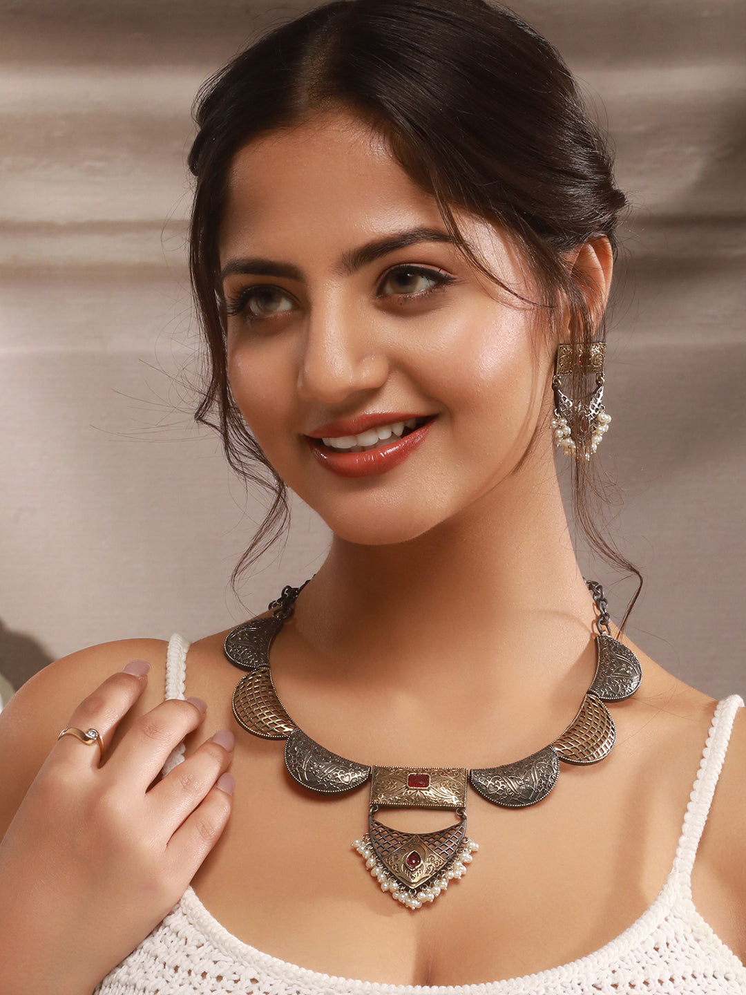 Silver Oxidised Dual Toned Red Stone & Pearl Beaded Filigree Designer Fusion Hasli Necklace Jewellery Set